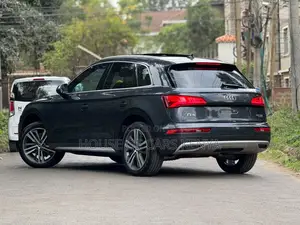 Audi Q5 2.0T Premium AWD quattro 2019 Gray