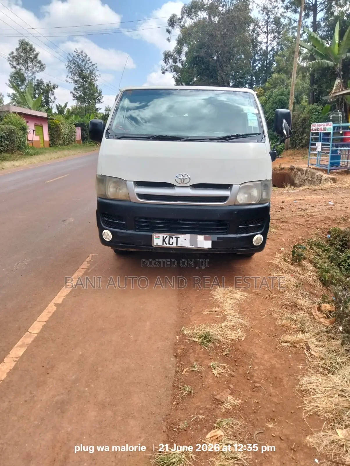 Toyota HiAce 2011 White