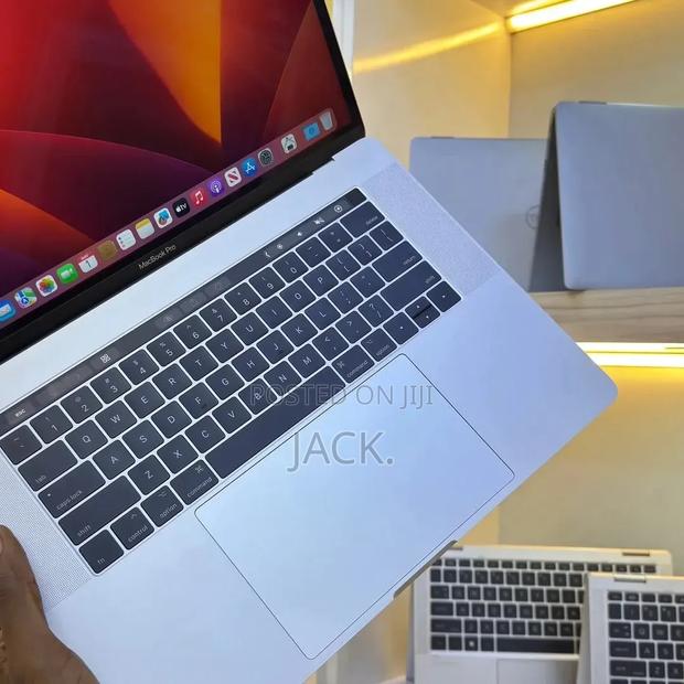 Laptop Apple MacBook 2018 16GB Intel Core i7 SSD 256GB - thumbnail 2