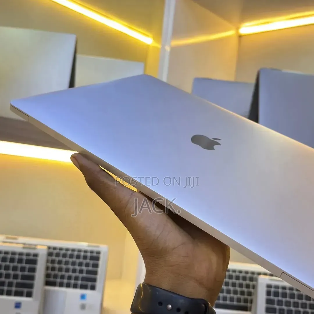 Laptop Apple MacBook 2018 16GB Intel Core i7 SSD 256GB