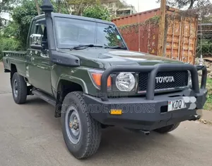 Toyota Land Cruiser 79 Series 2014 Green
