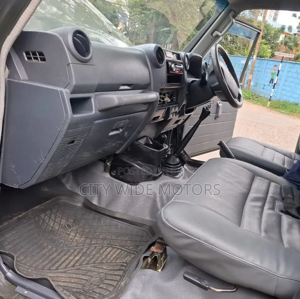 Toyota Land Cruiser 79 Series 2014 Green