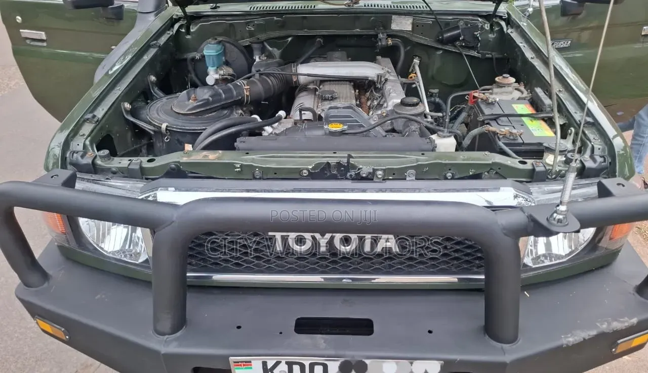 Toyota Land Cruiser 79 Series 2014 Green