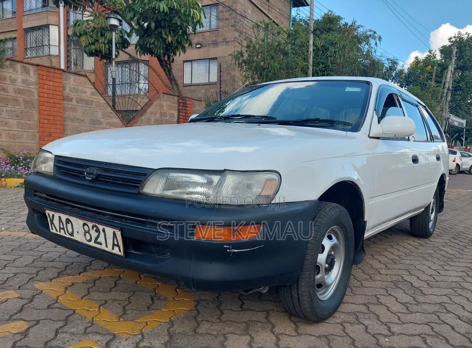 Toyota Corolla 1996 White
