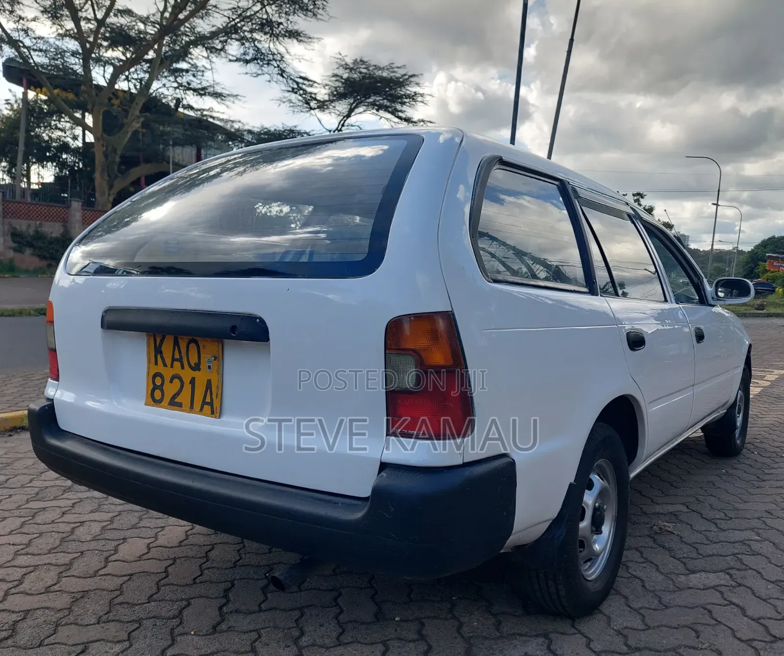 Toyota Corolla 1996 White