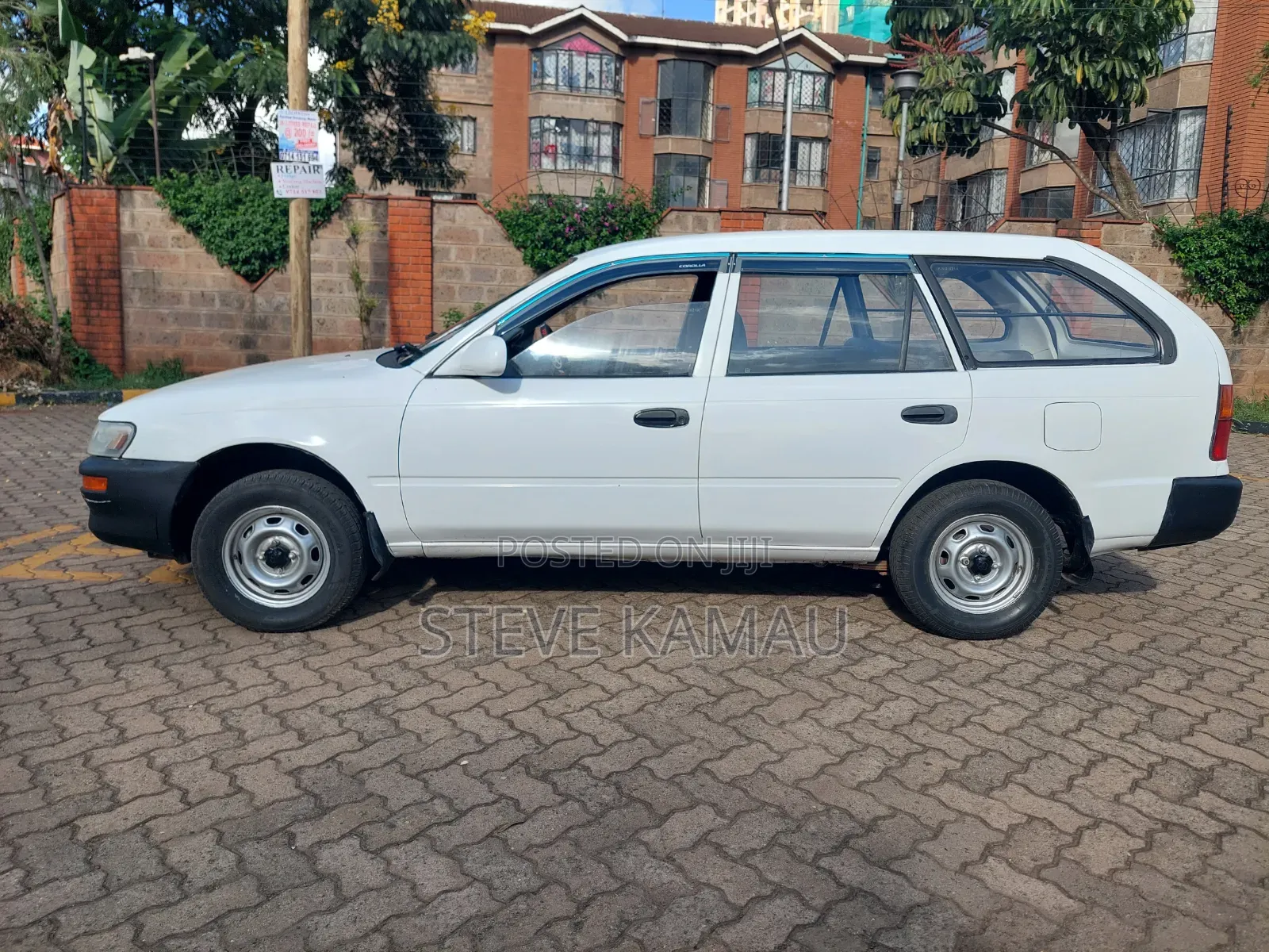 Toyota Corolla 1996 White