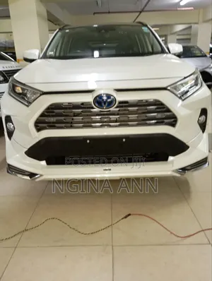 Toyota RAV4 Hybrid 2019 White