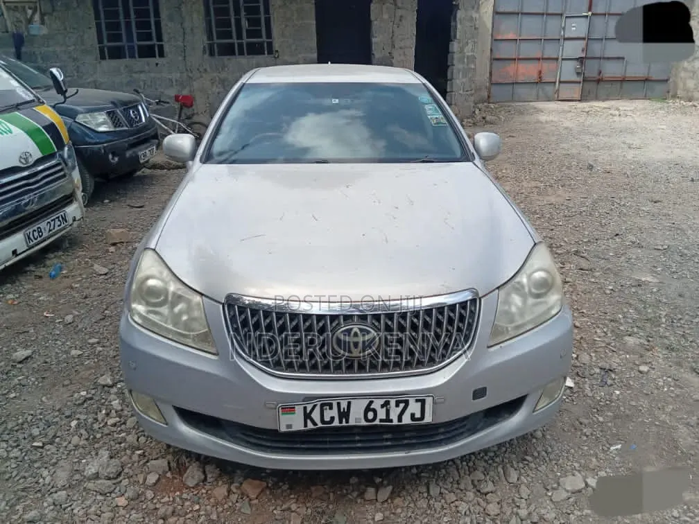 Toyota Crown 2012 Silver