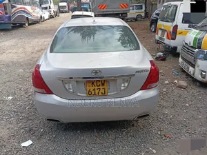 Toyota Crown 2012 Silver