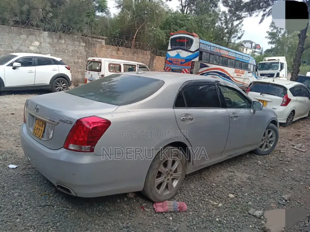 Toyota Crown 2012 Silver