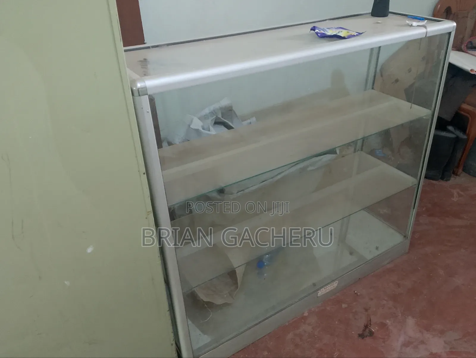 Display Glass. Aluminium Frame