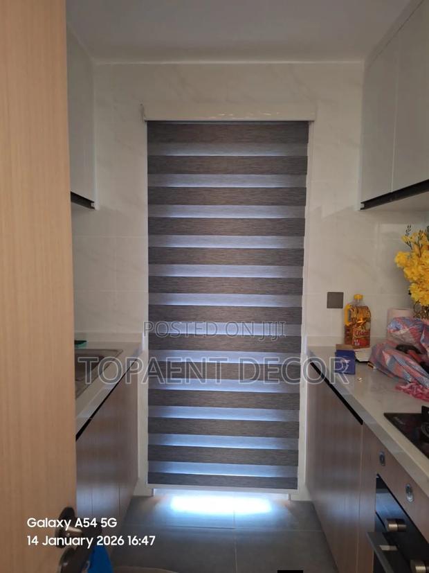 Tall Kitchen Window, Horizontal Window Blinds
