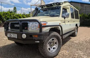 Toyota Land Cruiser 2017 Silver