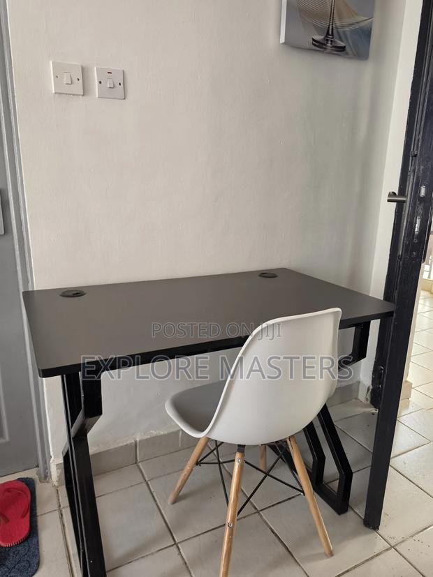 Orange Cute Airbnb Along Ngong Road - thumbnail 4