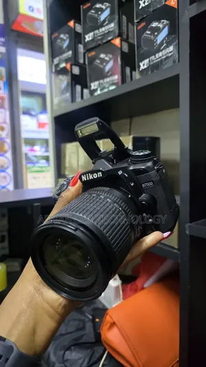 Nikon D7500 With 18-135mm Lens Used