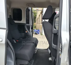 Toyota Roomy 2018 Silver