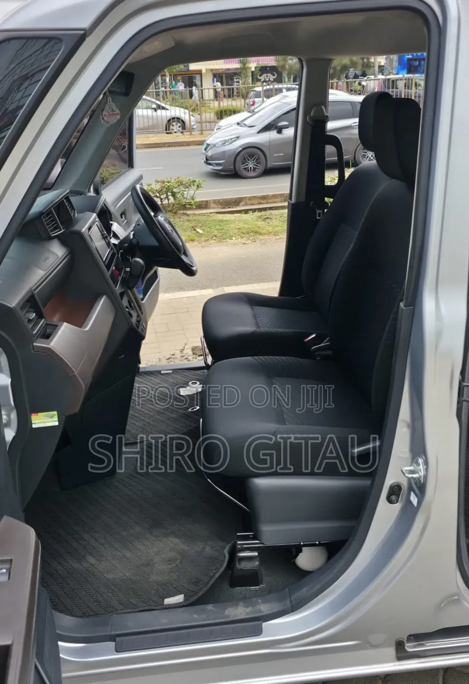 Toyota Roomy 2018 Silver