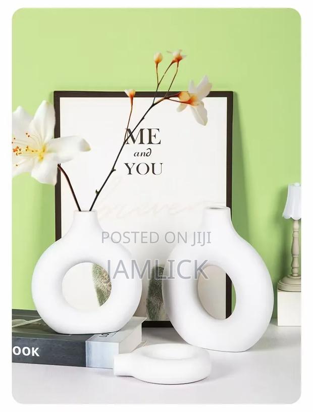 Set of 2 Decorative Plastic Vases - Cd - thumbnail 3