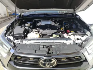 Toyota Hilux 2020 Gray