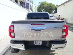 Toyota Hilux 2020 Gray