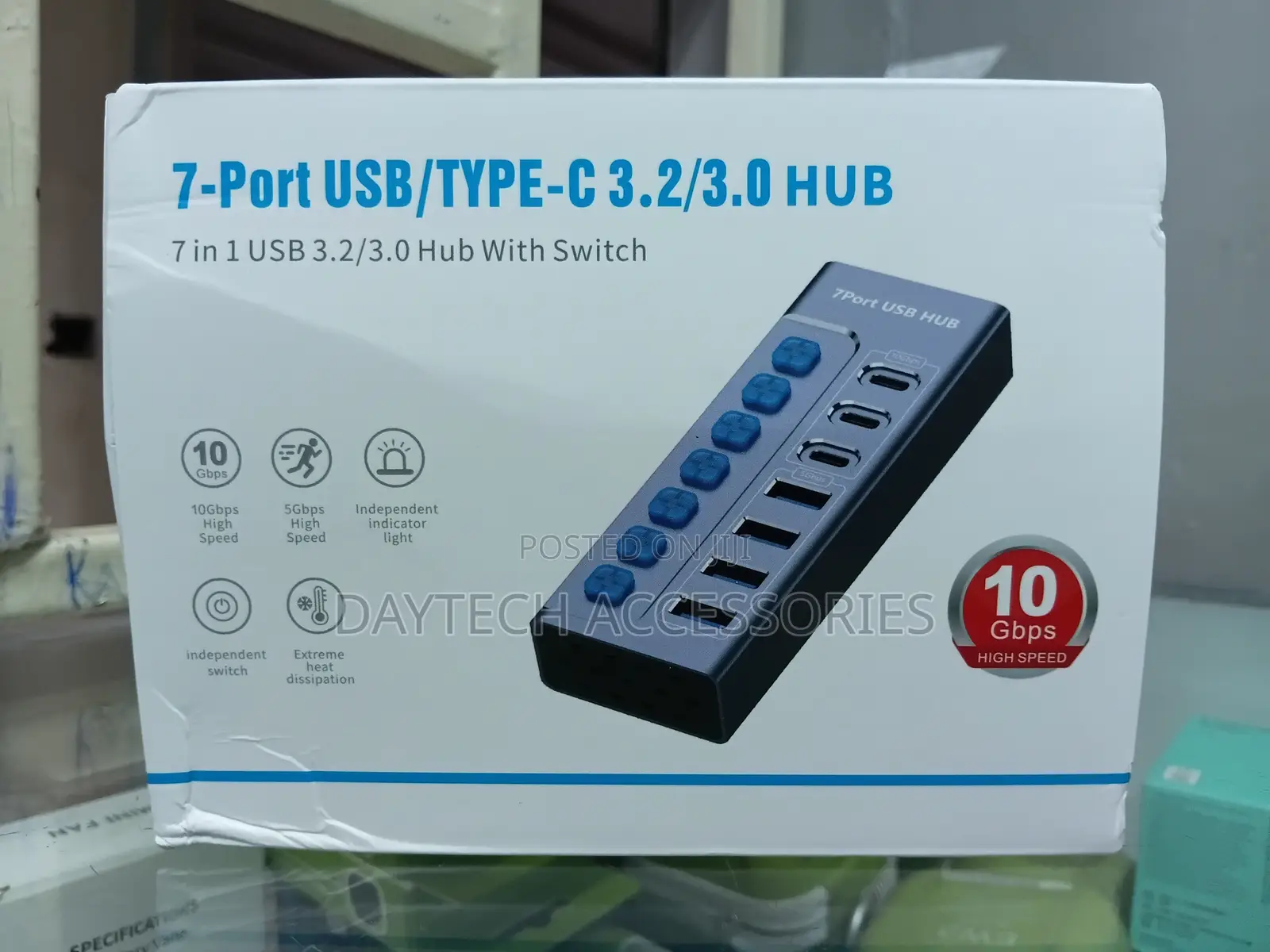 7-Port Usb 3.0 Hub With Individual Blue on/Off Switches for Each Port.