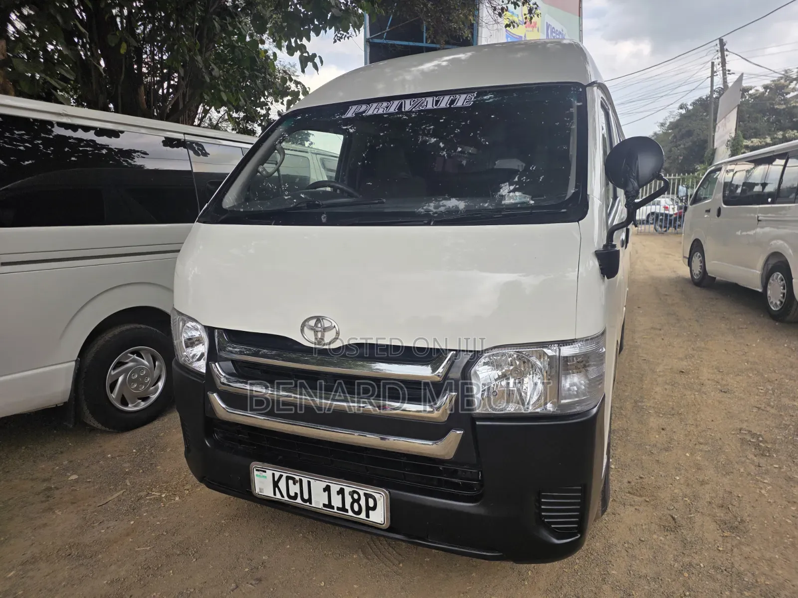 Toyota HiAce 2013 White