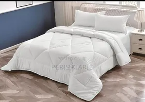 6*7 White Cotton Binded Duvet Set