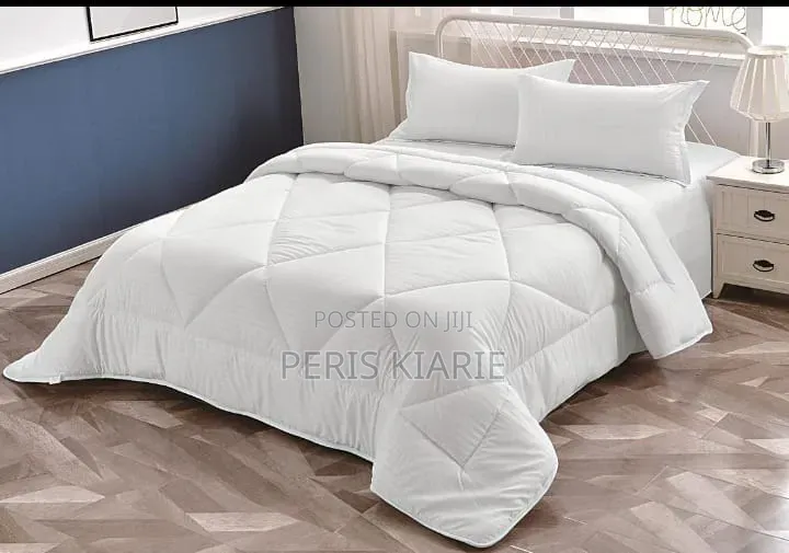 6*7 White Cotton Binded Duvet Set