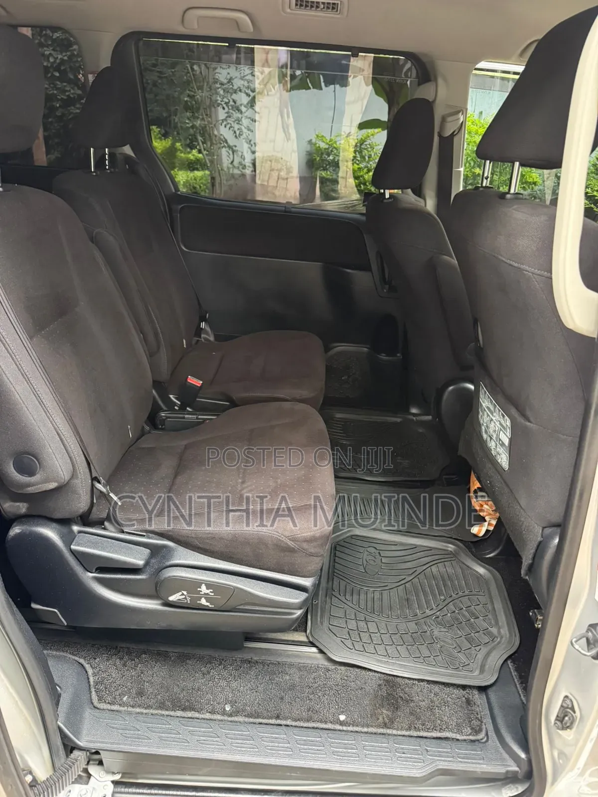 Toyota Noah 2017 Silver