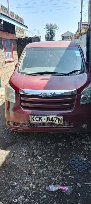 Toyota Noah 2009 Maroon