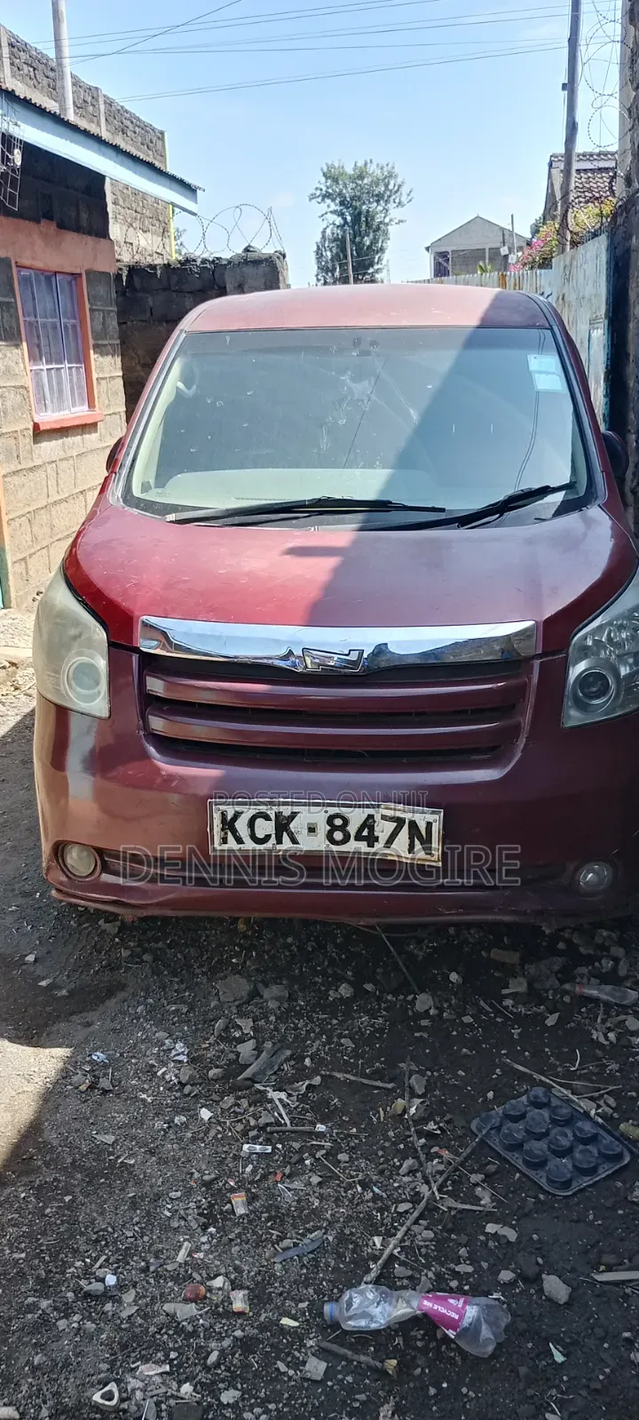 Toyota Noah 2009 Maroon