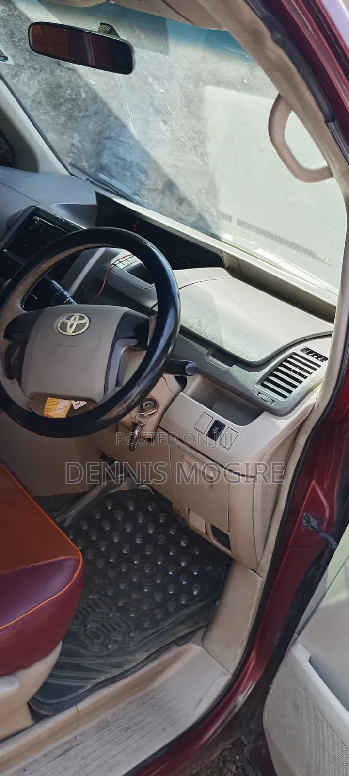 Toyota Noah 2009 Maroon