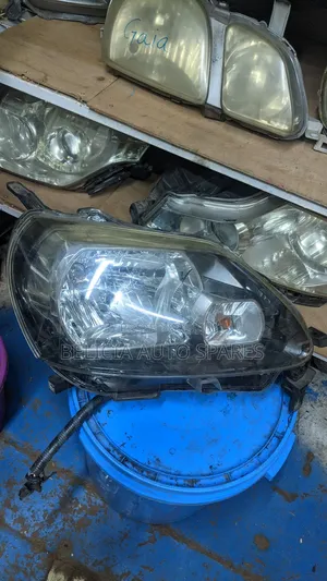 Toyota Porte 2015