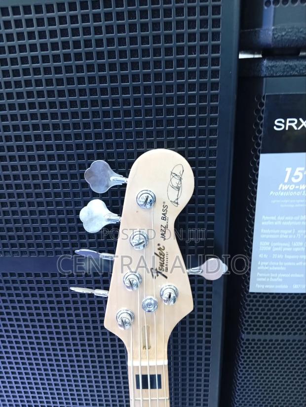 Original Fender Jazz 5string Bass Guitar - thumbnail 3
