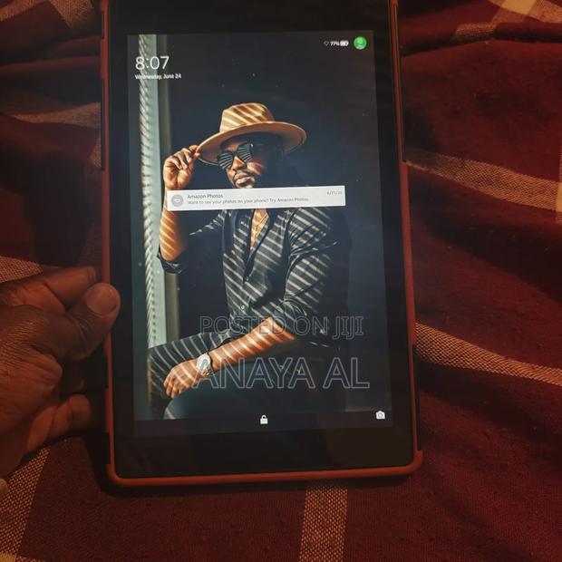 Fire HD 10 (2017) 32 GB Gray - main view