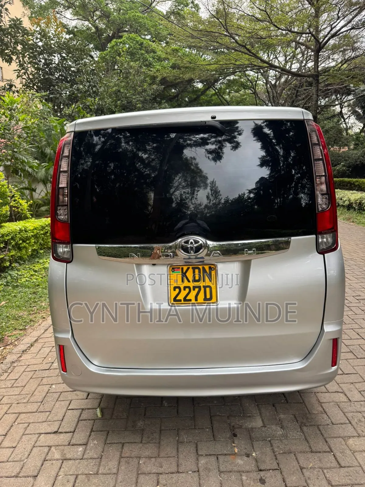 Toyota Noah 2017 Silver