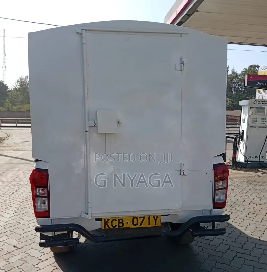 Isuzu D-MAX 2014 White