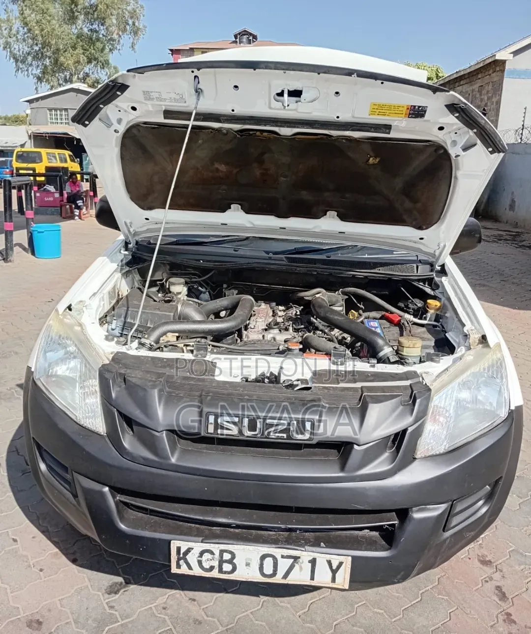 Isuzu D-MAX 2014 White