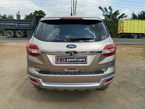 Ford Everest 2017 Gold