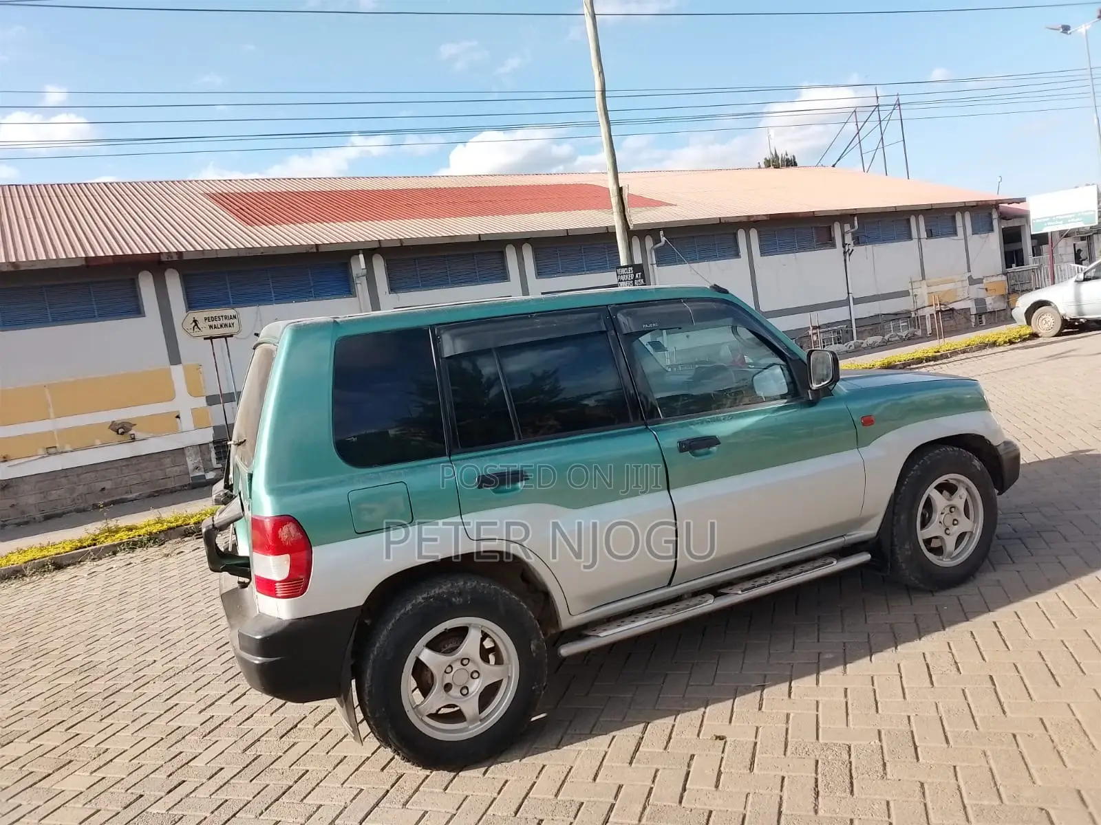 Mitsubishi Pajero 2000 Green