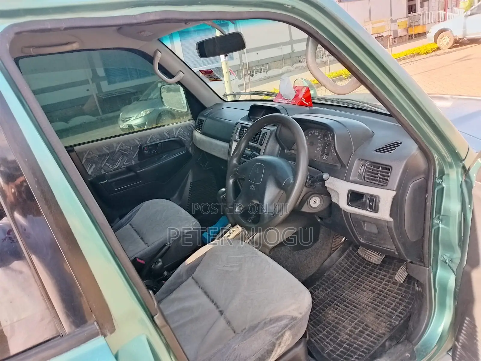 Mitsubishi Pajero 2000 Green