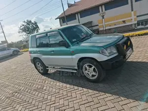 Mitsubishi Pajero 2004 Green