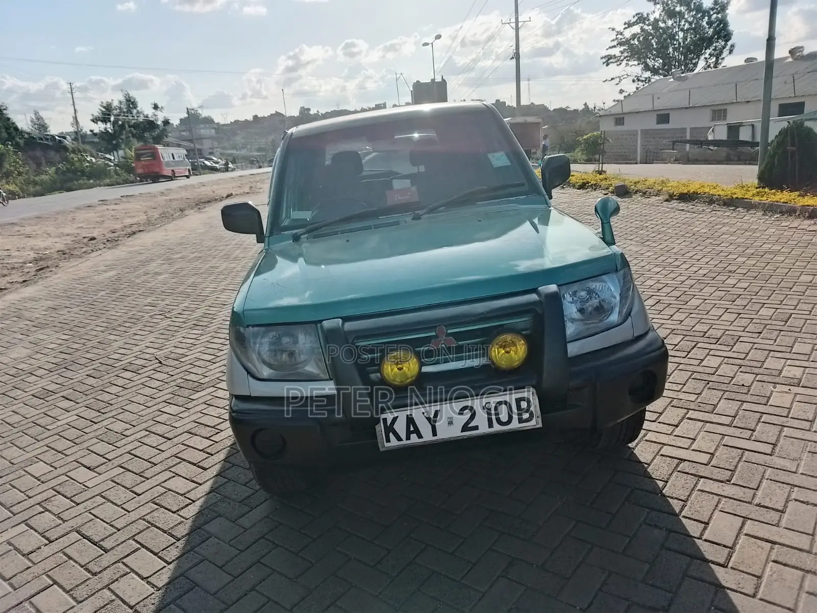 Mitsubishi Pajero 2000 Green