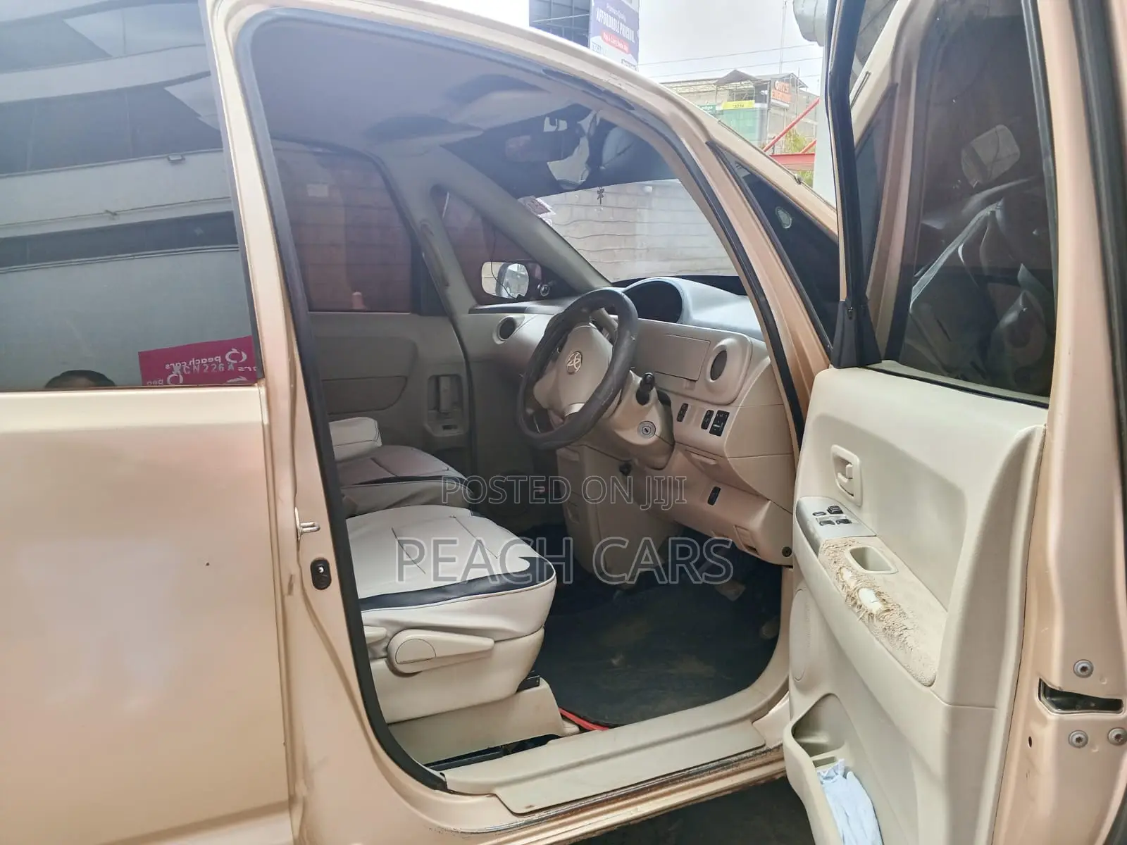 Toyota Porte 2010 Gold