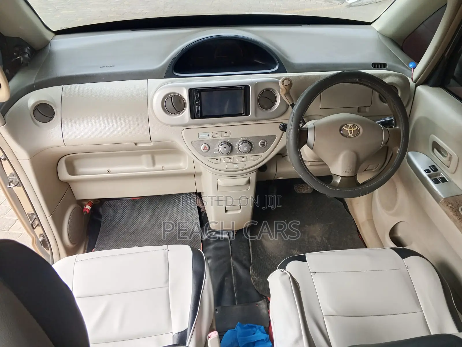 Toyota Porte 2010 Gold
