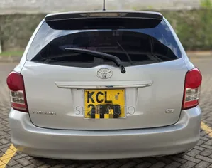 Toyota Corolla Fielder 2011 Silver