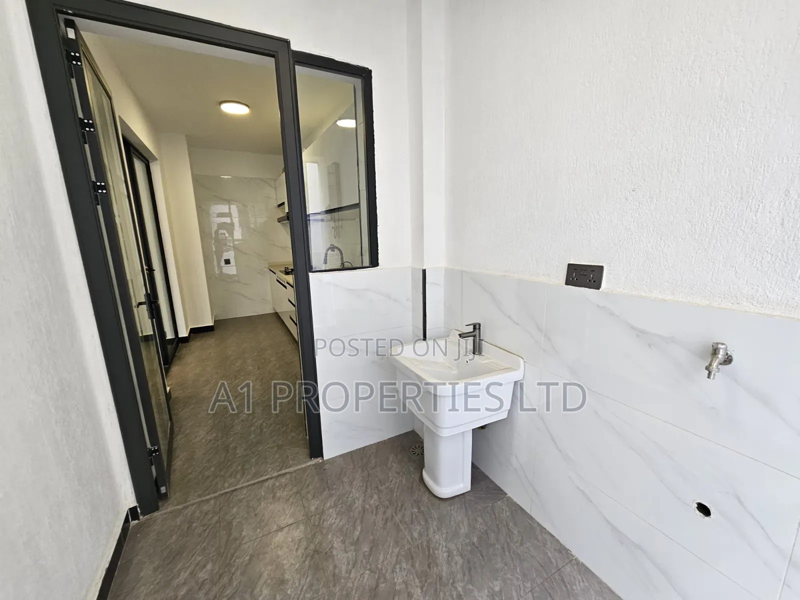 2bdrm Apartment in Valley Arcade for rent