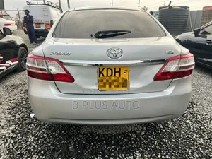 Toyota Premio 2015 Silver