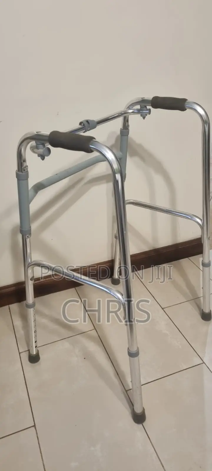 1.36m3 Oxygen Cylinder and Folding Walker