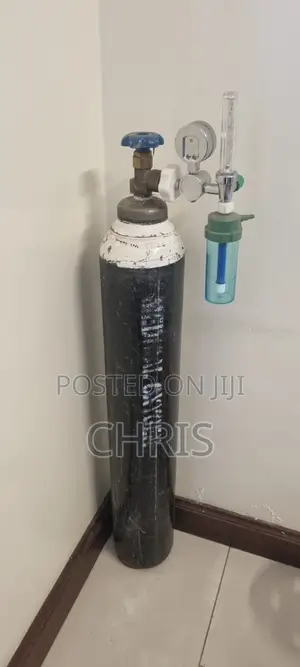 1.36m3 Oxygen Cylinder and Folding Walker